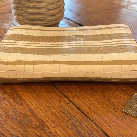 Coach Bleecker Embossed Woven Leather Wallet Emily Fawn/White
” - Picture 3 of 6